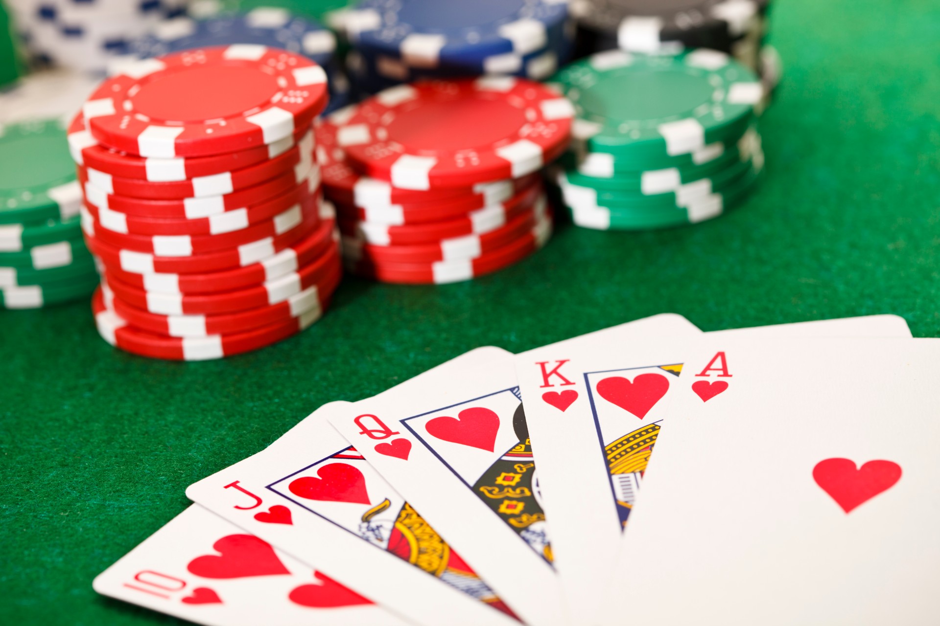 Tổng quan về Poker Texas Hold'em và lý do nên chơi